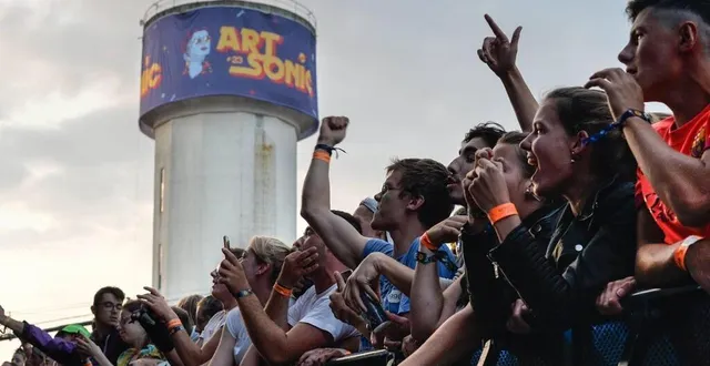 photo  les 21 et 22 juillet 2023, place au festival art sonic à briouze (orne). les indécis ont encore la possibilité d’acquérir des billets pour voir dinos, tiakola, kavinsky ou encore josman.  &copy;  ouest-france 