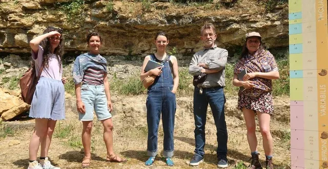 photo  le géologue didier poncet (à droite) fera découvrir cette réserve naturelle à haut intérêt patrimonial.  &copy;  archives co 
