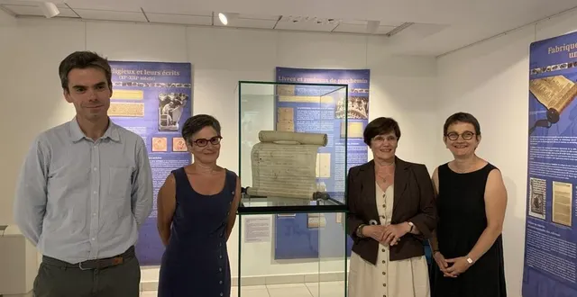 photo  de la gauche vers la droite, paul-henri lécuyer, chef du service des publics ; pascale verdier, directrice des archives départementales de maine-et-loire; françoise damas, vice-présidente du conseil départemental; et guénaëlle barbot, responsable de l’action culturelle et des expositions.  &copy;  ouest-france 