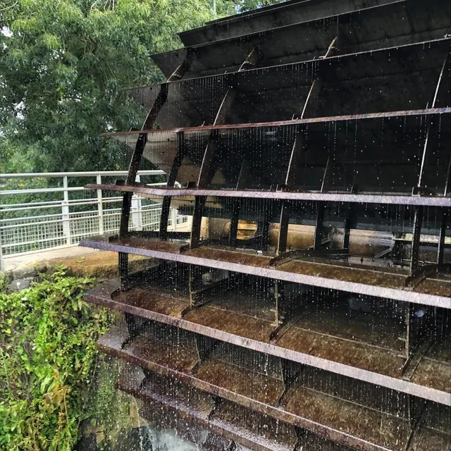 photo la roue du moulin mesure 6 m de diamètre et pèse 14 tonnes.  ©  ouest-france