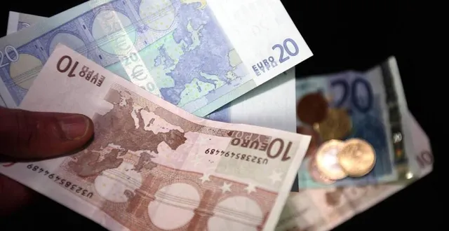 photo  ces faux billets sont fabriqués pour le jeu et le cinéma et appelés movie money ou copy money.  &copy;  archives le maine libre 