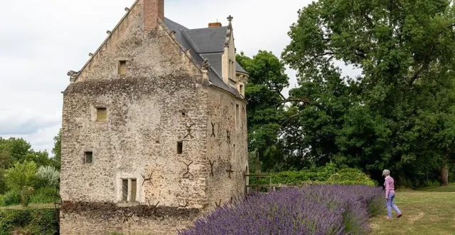 photo  luché-pringé, mercredi 5 juillet 2023. dans un triste état lorsqu’il a été racheté, le moulin de mervé est aujourd’hui un petit bijou dans un écrin de verdure.  &copy;  le maine libre - xavier sarrat 