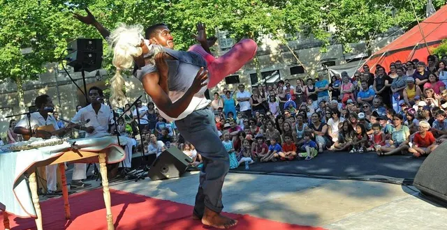 photo  le cirque prend ses quartiers d’été dans les jardins du moulin du roc.  &copy;  archives co – christophe bernard 