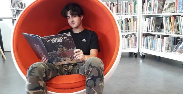 photo  un de nos premiers lecteurs de passage à avoir répondu à l’appel « où part votre livre cet été ? » s’est jeté à l’eau ! romain de la région parisienne, stagiaire dans le bocage, « s’est accordé une pause vacances avec sa bd préférée « avant de se replonger dans son compte rendu de stage«…  &copy;  ouest-france 