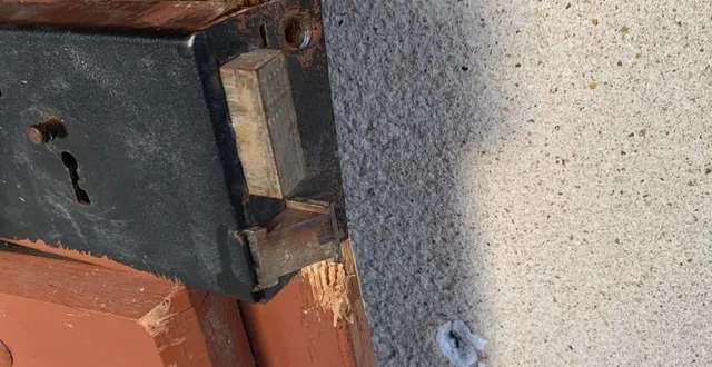 photo  les portes des locaux techniques ont été forcées. chaque année, le club de football saint-vincent sport (svs), de saint-vincent-des-prés (sarthe), fait face à des actes de vandalisme. lundi 24 juillet 2023, un nouvel abus a été constaté : le troisième en moins de deux mois.  &copy;  saint-vincent sport 