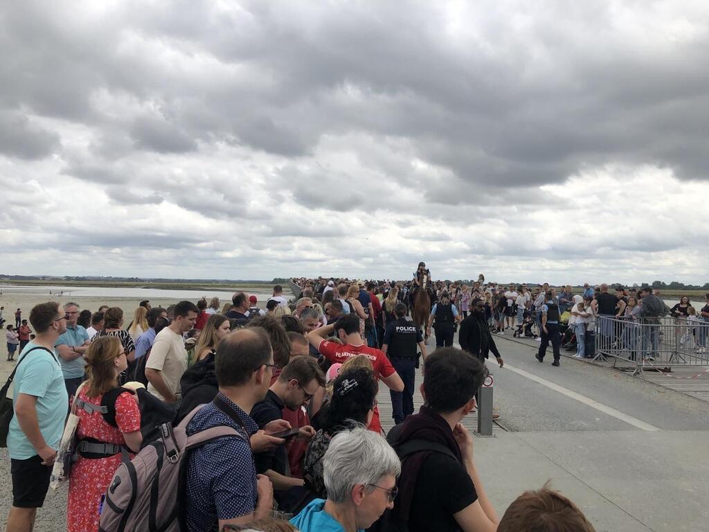 Entre Touristes Et Protocole, Le Mont-Saint-Michel était Ouvert Malgré ...