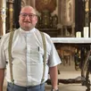 photo  édouard leger (ici en l’église saint-germain) est curé de la paroisse bienheureuse marguerite-de-lorraine depuis 2013. 