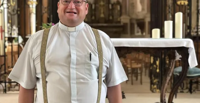 photo  édouard leger (ici en l’église saint-germain) est curé de la paroisse bienheureuse marguerite-de-lorraine depuis 2013.  &copy;  archives ouest-france 