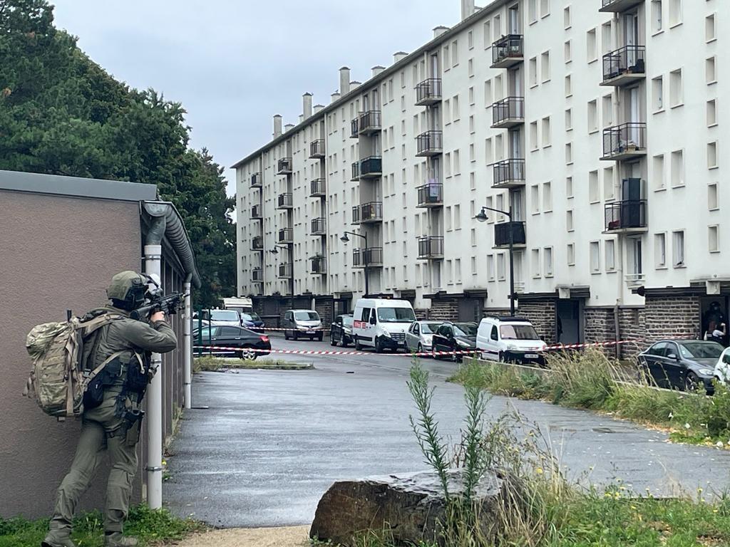 Un Homme Retranché Dans Un Appartement à Rennes Une Femme Blessée Le Raid Intervient 9010