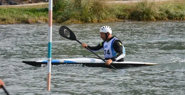 photo  après florian le fils. ça passe pour hervé busson qui concourra en finale k1 h, ce vendredi. (crédit photo bernie louveau)  &copy;  ouest-france 