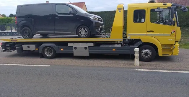 photo  le véhicule du chauffard, une camionnette toyota, a été placé en fourrière.  &copy;  gendarmerie de l’orne 