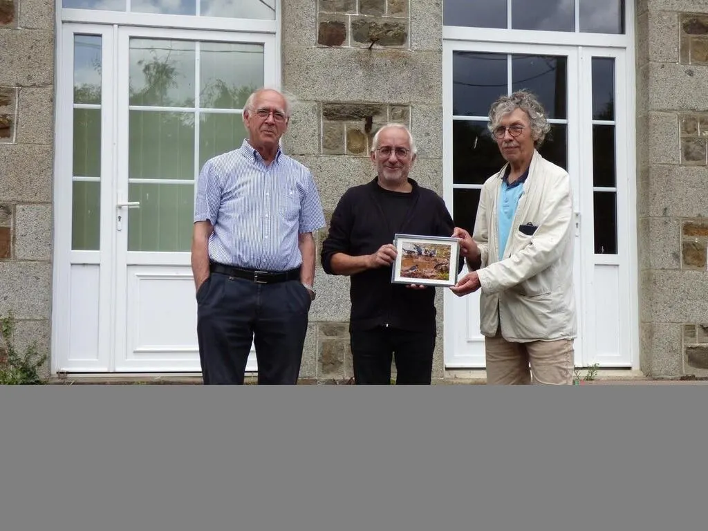 La mairie de Vernix, une bonne adresse pour l’hirondelle de fenêtre