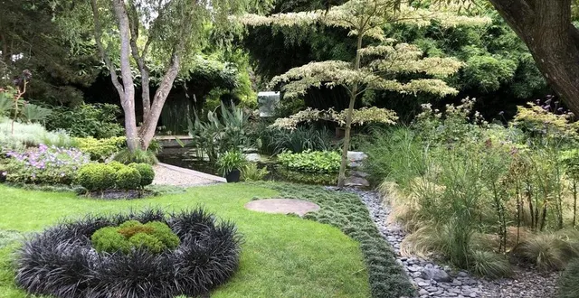 photo  à l’intérieur du jardin intérieur à ciel ouvert à athis-val-de-rouvre.  &copy;  archives ouest-france 