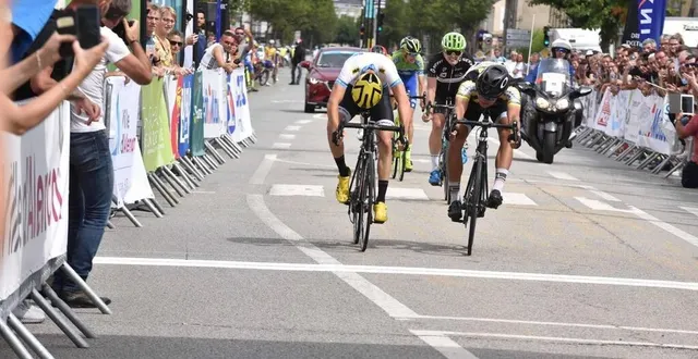 photo  cette fois, pas d’arrivée au sprint sur le signal d’écouves ?  &copy;  archives joseph thouin 