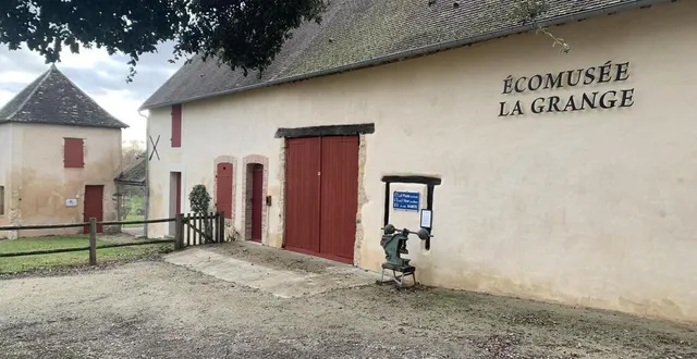 photo  l’écomusée la grange à saint-cosme-en-vairais est géré par l’association patrimoine du vairais et soutenu par la mairie.  &copy;  le maine libre 