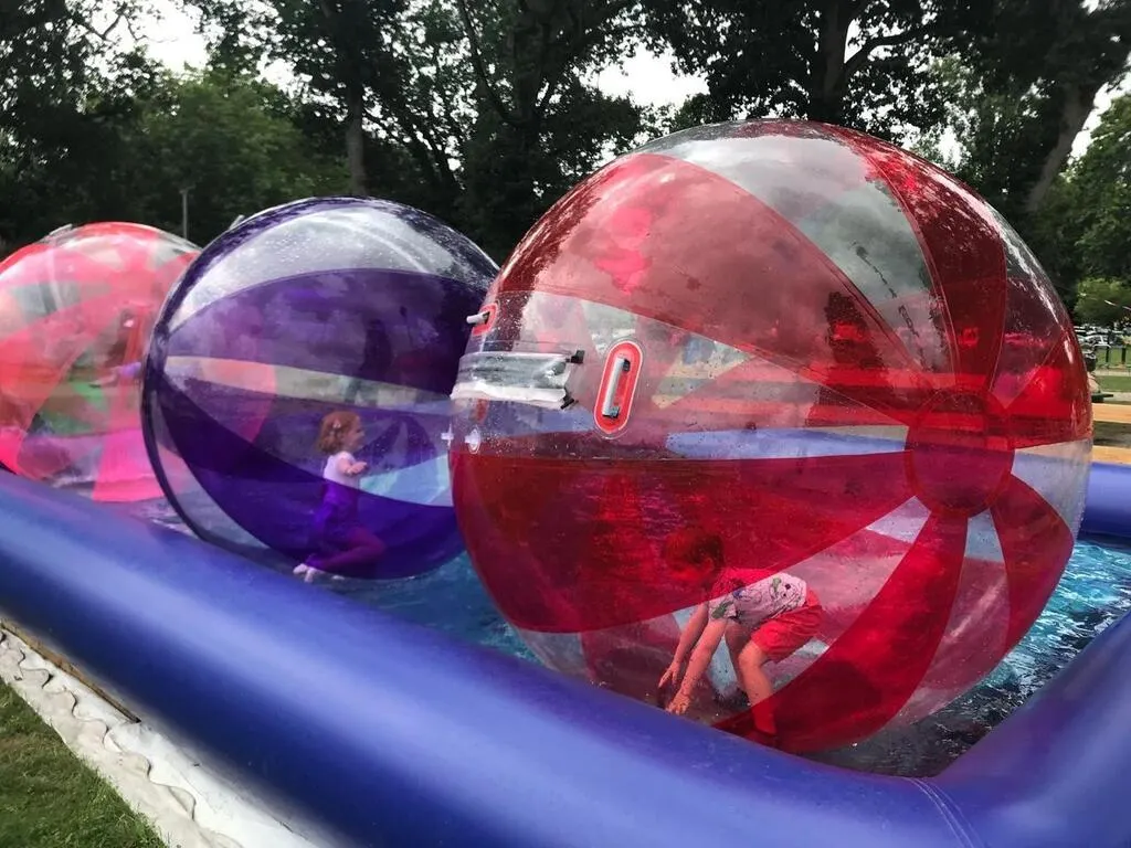 Un nouveau toboggan aquatique est disponible aux parcs de jeux