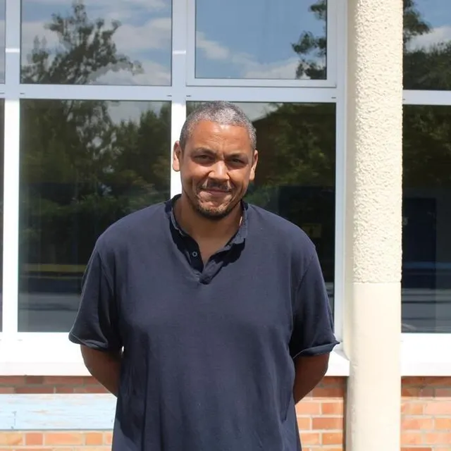 photo fredy moïse a dirigé l’accueil loisirs sans hébergement, chemin de l’abreuvoir à écommoy, au mois de juillet 2023. pour lui, les installations sont particulièrement adaptées pour les enfants qui n’ont pas le même rythme de vie.  ©  ouest-france