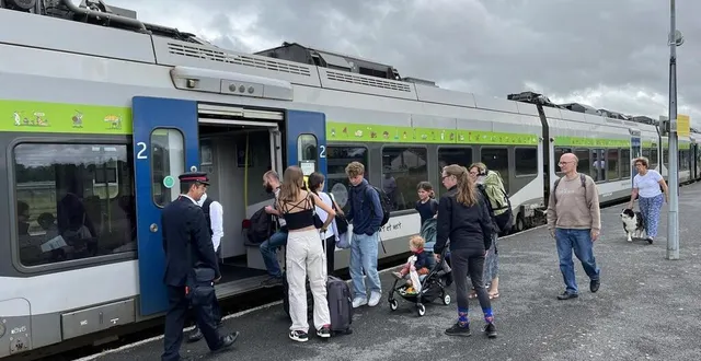 photo  la gare de surdon, dans l’orne, est fréquentée par les usagers qui embarquent sur la ligne normande paris – granville.  &copy;  ouest-france 