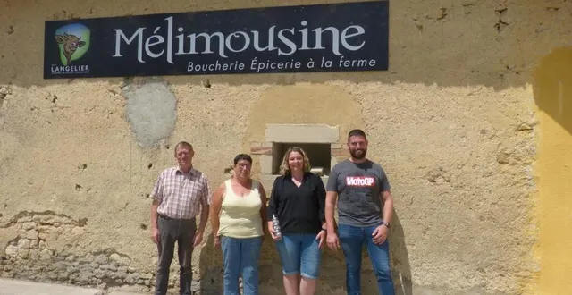 photo  depuis début juillet, pascal, jocelyne, mélissa et mathieu langelier proposent une boucherie épicerie, mélimousine sur la ferme du gaec langelier.  &copy;  le maine libre 