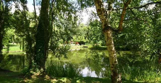 photo  au travers d’une balade, les randonneurs pourront découvrir ou redécouvrir le jardin des plantes du mans.  &copy;  archives ouest-france 