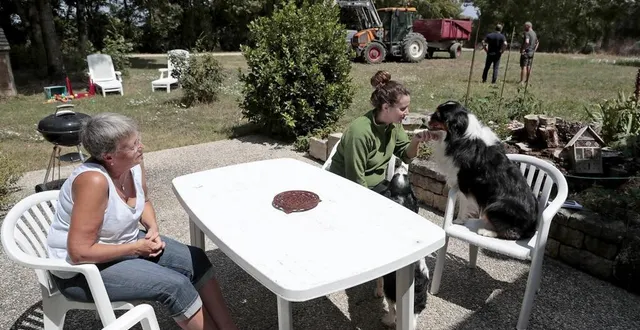photo  les touristes présents à la ferme de magnantru s’y sentent bien.  &copy;  co – benoit felace 