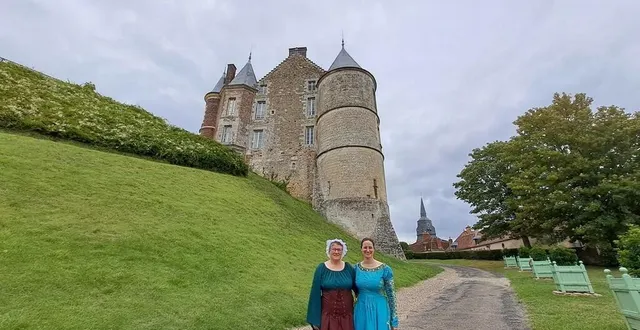 photo  nicole guinois et kathleen michel font partie de l’association mons mirabilis et du comité d’organisation des fêtes de montmirail. l’association travaille depuis janvier sur la fête médiévale des 5 et 6 août 2023.  &copy;  ouest-france 