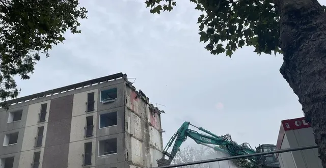 photo  rue louis-rosier, à allonnes (sarthe), 24 logements sont en train d’être démolis.  &copy;  ville d’allonnes 