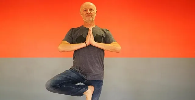 photo  jean luc legros, professeur de yoga.  &copy;  ouest-france 
