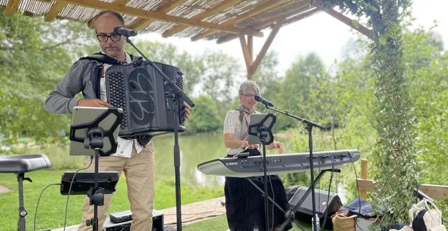 photo  emily et jérôme ortet ont animé la journée du dimanche 30 juillet 2023.  &copy;  ouest-france 