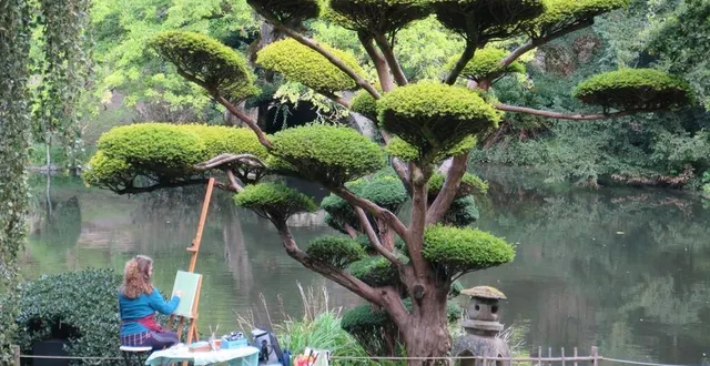 photo  maulévrier, parc oriental, dimanche 6 août. le paysage de rêve a inspiré les peintres, amateurs ou professionnels comme ici julie, 38 ans, venue de mauléon (deux-sèvres).  &copy;  co – quentin belletoise 
