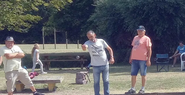 photo  beaucoup de boulistes au concours.  &copy;  le maine libre 