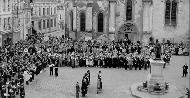 photo  en 1953, pour les 400 ans de la naissance d’henri iv, la flèche avait organisé une année entière de célébrations.  &copy;  archives daniel bouvier 