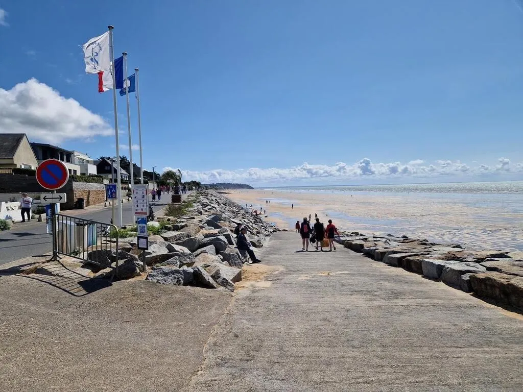 À SaintpairsurMer, le Pavillon bleu flotte cet été sur la plage de Kairon À SaintpairsurMer, le Pavillon bleu flotte cet été sur la plage de Kairon