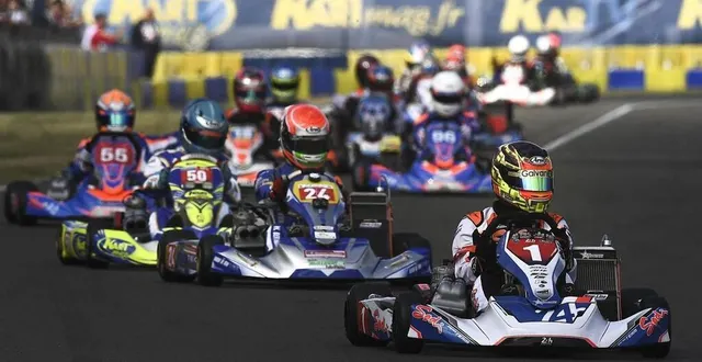 photo  le circuit international de karting est utilisé pour les 24 heures du mans karting.  &copy;  archives le maine libre – denis lambert 