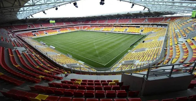photo  30 mois de travaux avaient été nécessaires pour ériger l’antre sang et or.  &copy;  archives le maine libre – denis lambert 