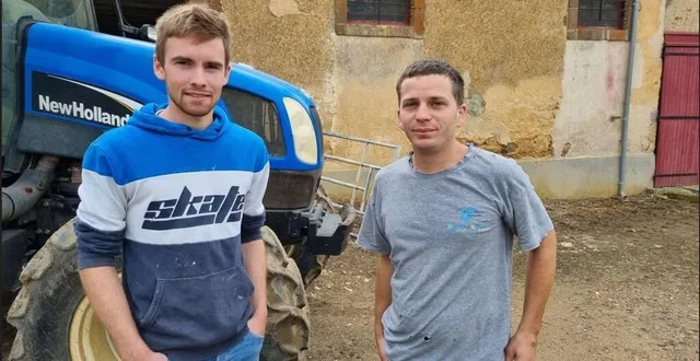 photo  nicolas foucault (à droite), trésorier des jeunes agriculteurs, aux côtés de rémi langlais, secrétaire de l’association, explique que « ce concours de labour joue un rôle équivalent à ce qui était tenu autrefois par les comices agricoles, qui n’ont plus lieu dans le canton ».  &copy;  ouest-france 