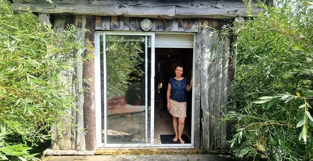 photo  à landisacq (orne), maryline compain et son mari proposent un séjour dans une cabane sur l’eau.  &copy;  ouest-france 