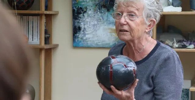 photo  édith eyraud collectionne des œuvres céramiques remarquables.  &copy;  ouest-france 