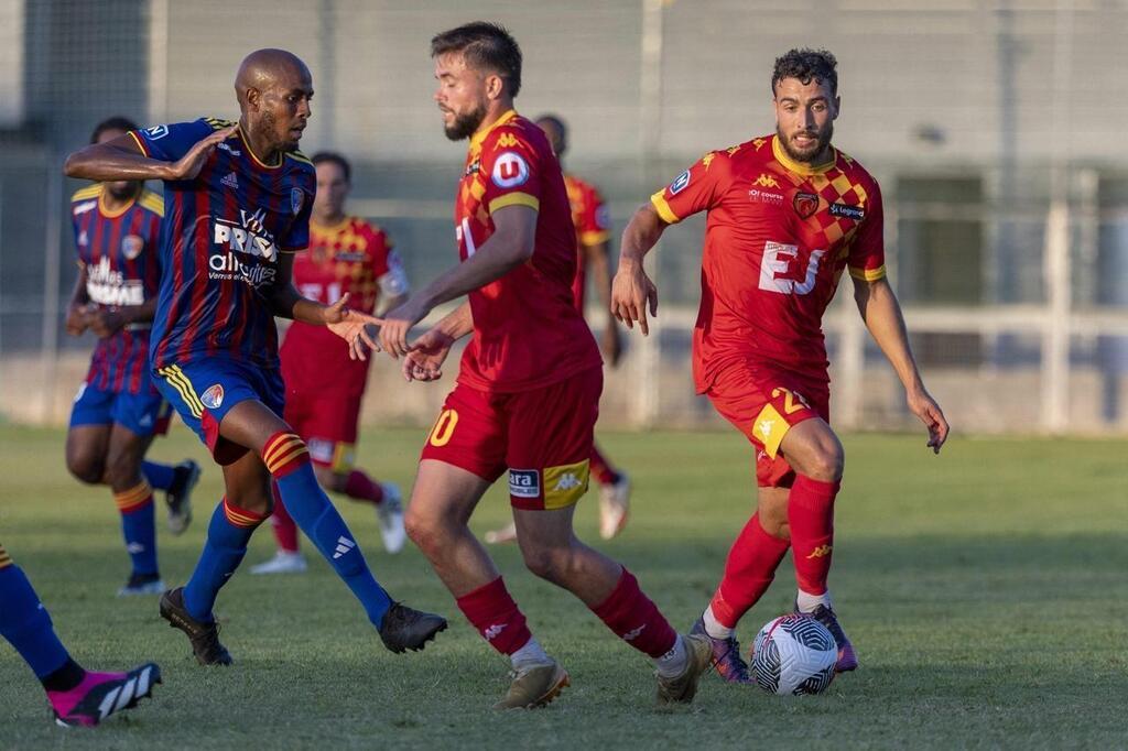 National Le Mans Fc Monte En Puissance Contre Marignane Sport 4086