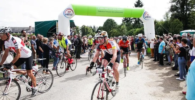 photo  lors de la dernière édition de la mythique épreuve, les coureurs se sont élancés sur la randonnée paris-brest-paris devant une foule en délire, à rambouillet, le 18 août 2019.  &copy;  archives valentin belleville / ouest-france 