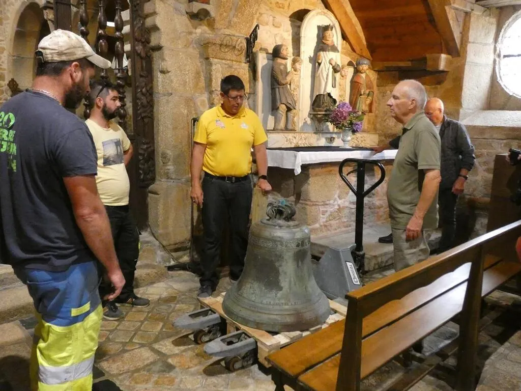 La cloche de chapelle NotreDame de PortBlanc, à Panvénan, a été