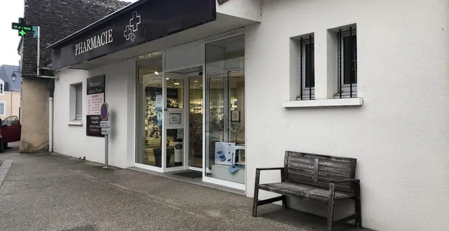 photo  la pharmacie de tuffé-val-de-la-chéronne est fermée depuis le 29 mars 2023.  &copy;  archives le maine libre 