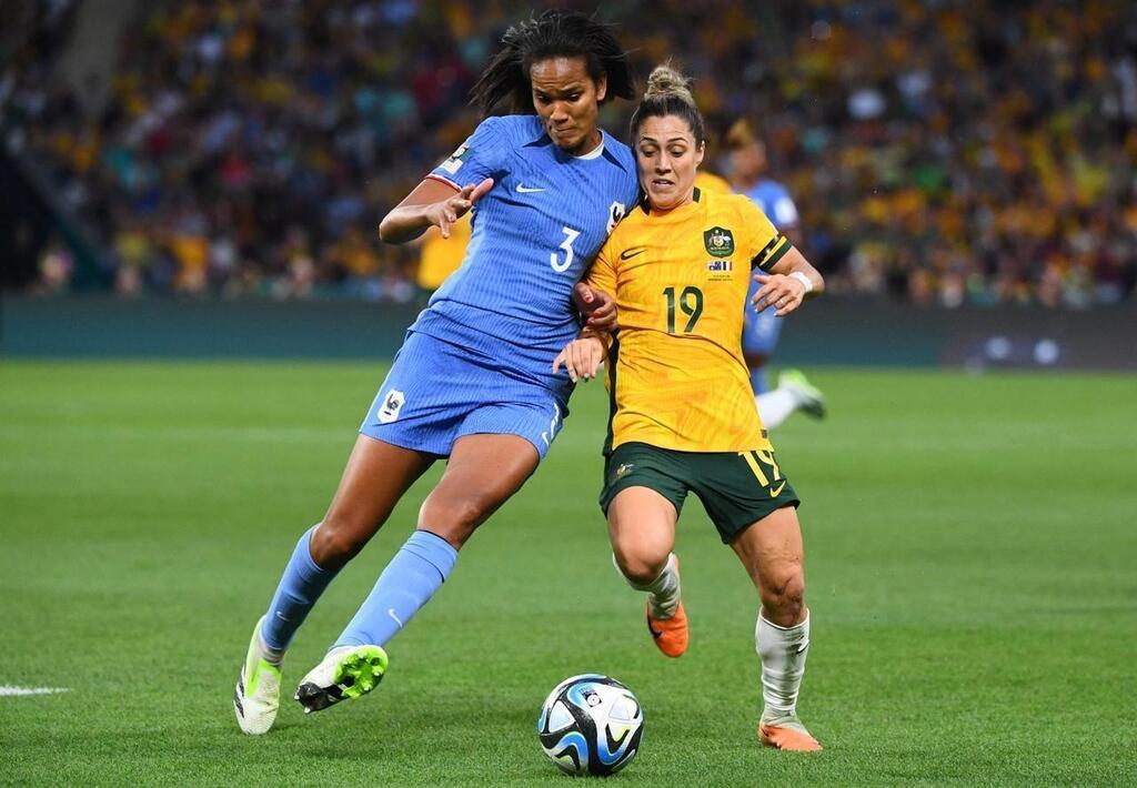 Équipe De France Féminine. Wendie Renard A Joué Son Dernier Match De ...