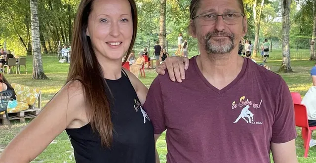 photo  sarah guitton et étienne ferrette, d’en salsa me, font partie des animateurs des soirées d’initiation aux danses latines.  &copy;  le maine libre 