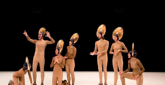 photo  la résidence de la bazooka à 2angles à flers (orne) a été l’occasion de tester et d’ajuster la pièce « nos rituels ».  &copy;  nora hougenade 