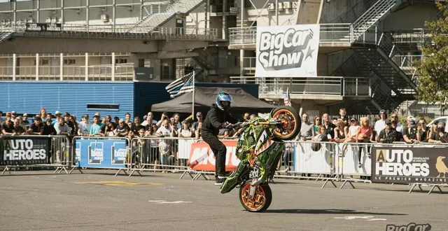 photo  session de « stunt » lors de la première édition du big car show du 19 au 21 août 2022.  &copy;  big car show 