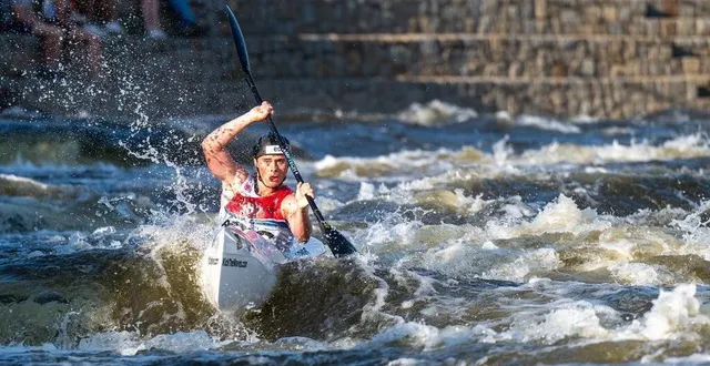 photo  le kayakiste, licencié à moulins-le-carbonel, revient parmi les meilleurs mondiaux de la catégorie.  &copy;  kick the waves 