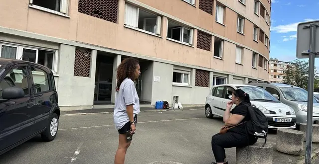 photo  des riveraines encore sous le choc après le feu de caves survenu au niveau du 12bis, 12 et 10 de la rue paul-courboulay au mans, dans la nuit de vendredi 18 au samedi 19 août 2023.  &copy;  ouest-france 