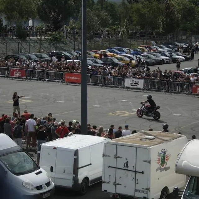 photo une démonstration de stunt, des figures pratiquées à moto.  ©  ouest france