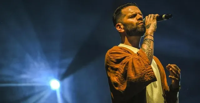 photo  keen’v était la tête d’affiche des tufféeries, qui se sont tenus ce samedi 19 août dans le nord de la sarthe.  &copy;  le maine libre – denis lambert 